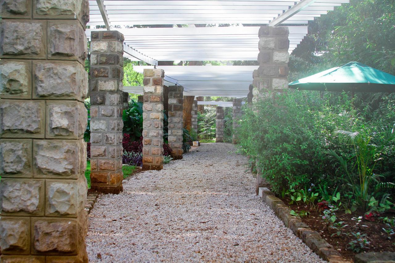 Amani Gardens Inn Найроби Экстерьер фото