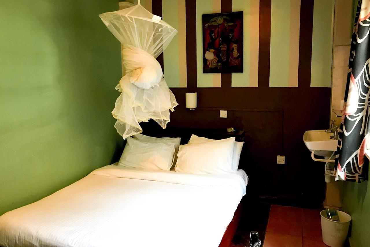 Amani Gardens Inn Найроби Экстерьер фото